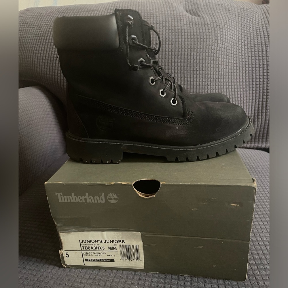 Juniors Size 5 Black Timberland Boots